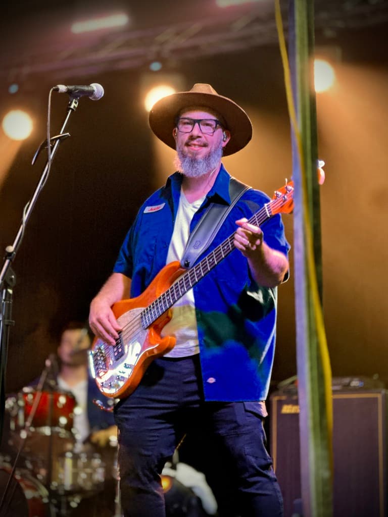HIRTLE live — bass