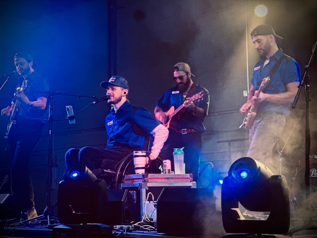 HIRTLE live on stage